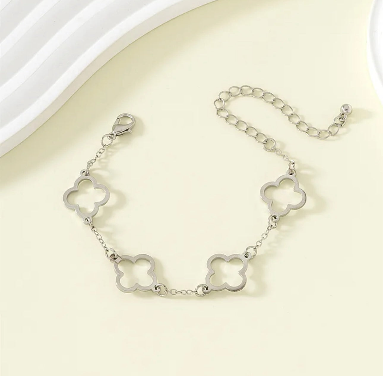 Clover Bliss Bracelet