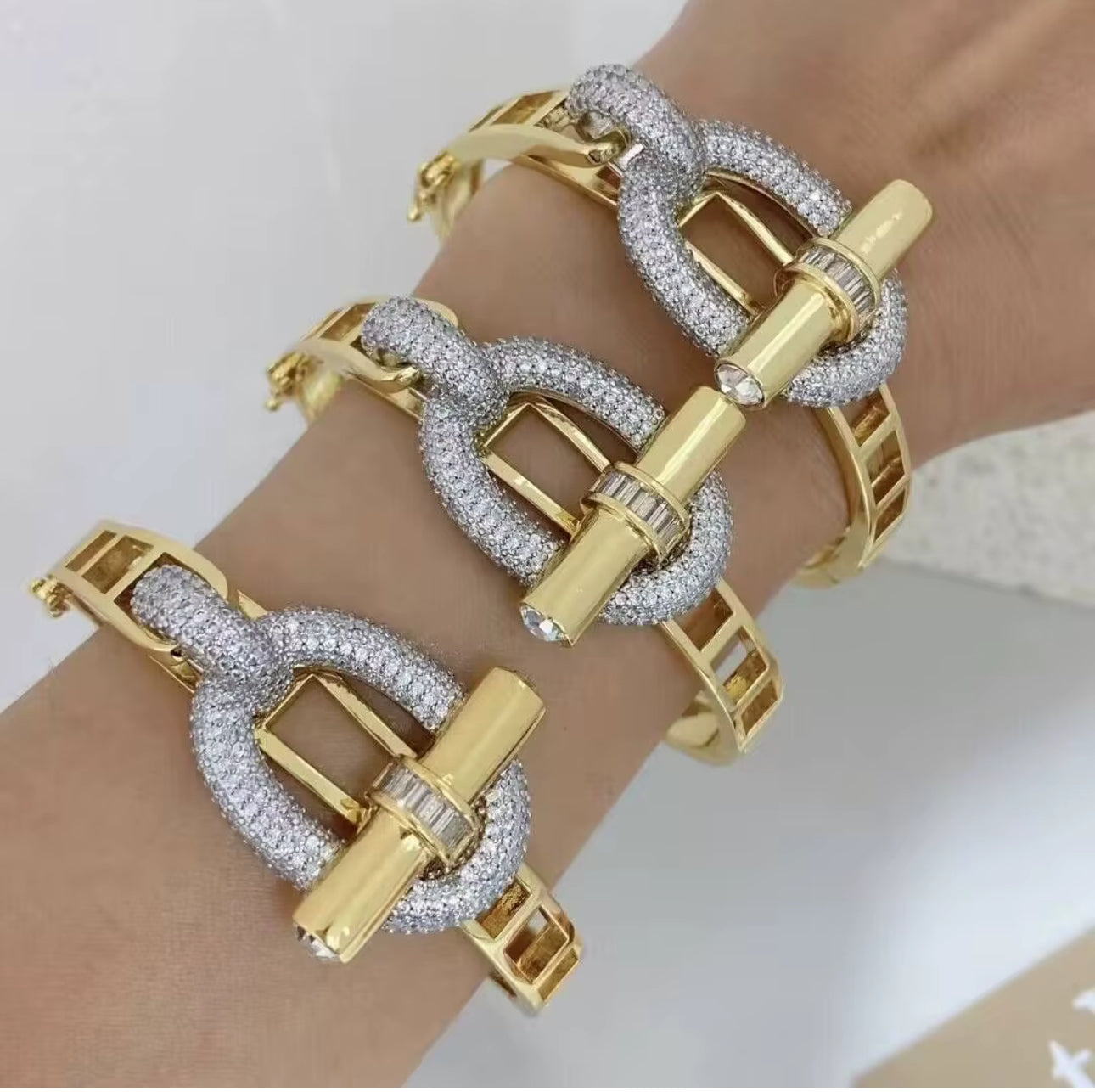 Link Luxe Bangle